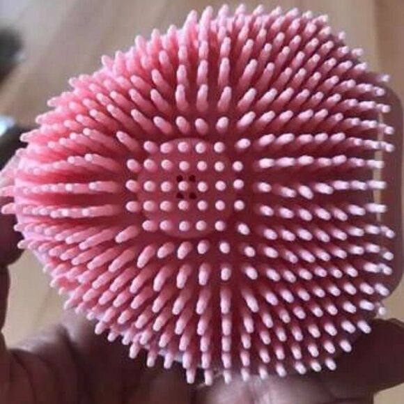 PET MASSAGE SCRUB DISPENSING BATH BRUSH - Picture 5 of 6